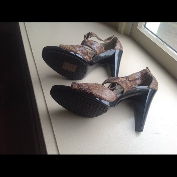 Animal Print Strappy Sandals - Picture 4 of 5